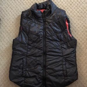 Black puffer vest! Size L fits like M!